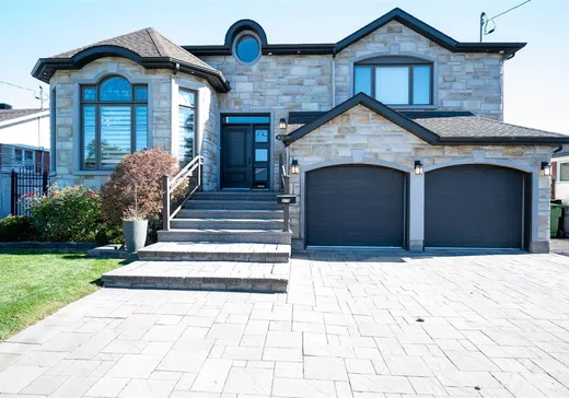 Maison à vendre - 9116 Rue Deschambault, Montréal (Saint-Léonard), H1R 2C5