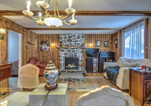 Maison à vendre - 36 Rue Claude, Saint-Sauveur, J0R 1R6