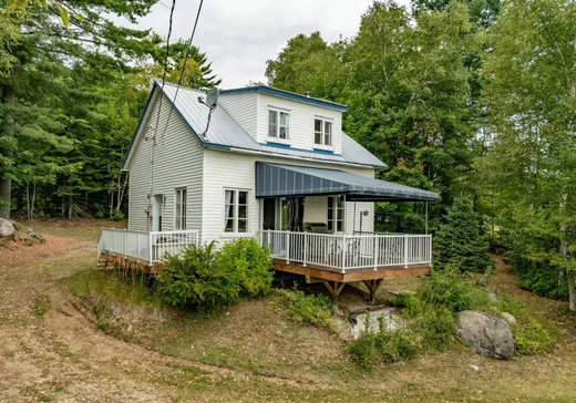 Maison à étages à vendre - 1 Ch. du Cimetière, Petite-Riviere-St-François, G0A2L0