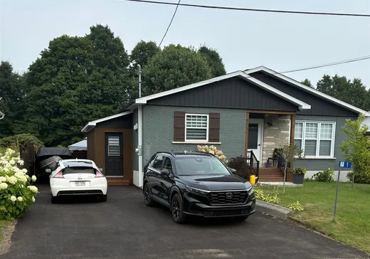 Maison à vendre - 1 Rue Maisonneuve, Grenville, J0V 1B0