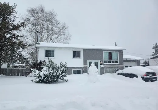 House for sale - 692 Rue des Sapins, Amos, J9T 3N2
