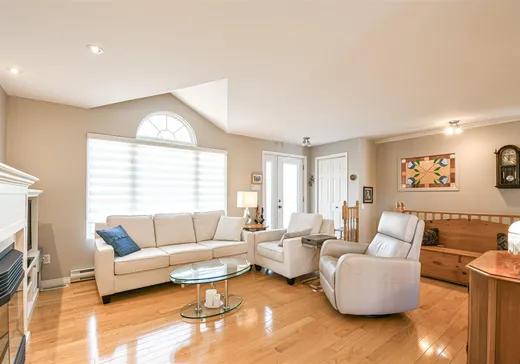 Maison à vendre - 565 Rue des Plaines, Sainte-Adèle, J8B 1P6