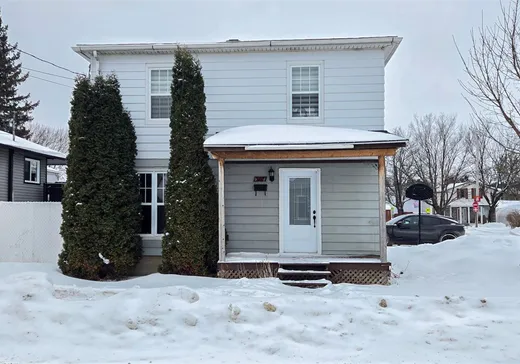 Un étage et demi à vendre - 38 Rue Hamelin, Lachute, J8H2X3