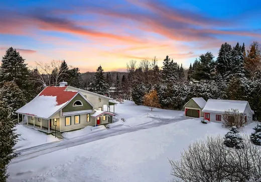 Maison à étages à vendre - 1775 Ch. du Lac-des-Becs-Scie O., Saint-Sauveur, J0R1R1