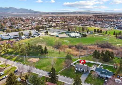 Bungalow à vendre - 318 Rue Principale, Saint-Basile-le-Grand, J3N1J8