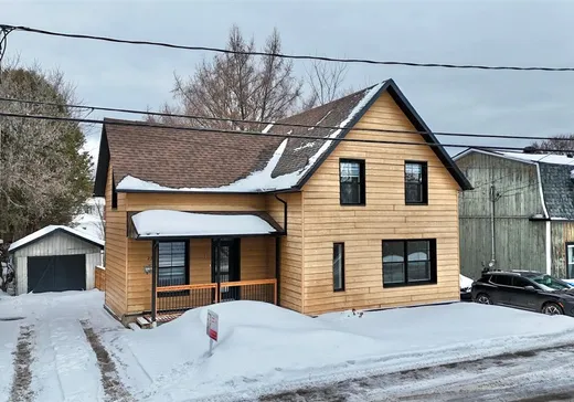 Maison à étages à vendre - 230 Rue de la Princesse, Lachute, J8H3G6