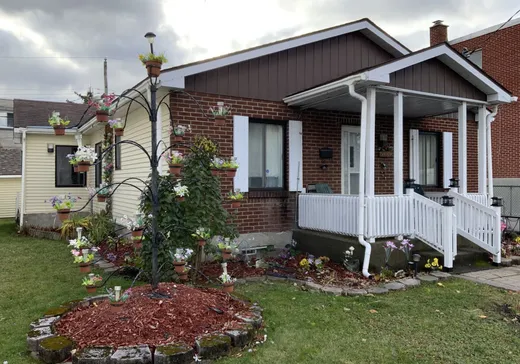 Maison à étages à vendre - 5180 Rue Paul-Pau, Saint-Justin, H1K2M8