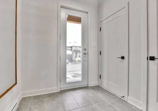 House for sale - 3245 Rue Laurin, Sainte-Marthe-sur-le-Lac, J0N 1P0