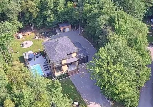 Two or more stories for sale - 250 Rue d'Orion, St-Hippolyte, J8A0C9