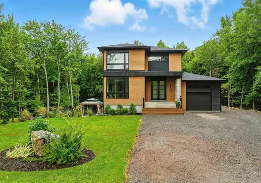 House for sale - 250 Rue d'Orion, St-Hippolyte, J8A 0C9