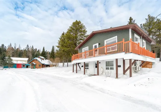 Two or more stories for sale - 1373 Route Henderson, St-Malachie, G0R3N0