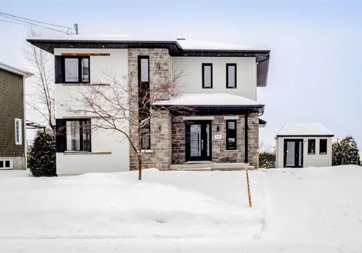 Two or more stories for sale - 945 Rue Nicolas-Comiré, Sainte-Marie, G6E3X2