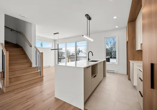 Maison à vendre - 904 Rue du Verbe-Divin, Granby, J2J 0W3