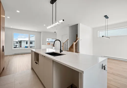 Maison à vendre - 904 Rue du Verbe-Divin, Granby, J2J 0W3