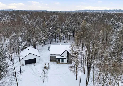 Bungalow à vendre - 1945 Ch. de la Longue-Pointe, St-Nicephore, J2A3C2