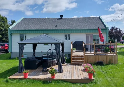 House for sale - 4250 Rue Le Gardeur, Jonquière, G8A 2K6