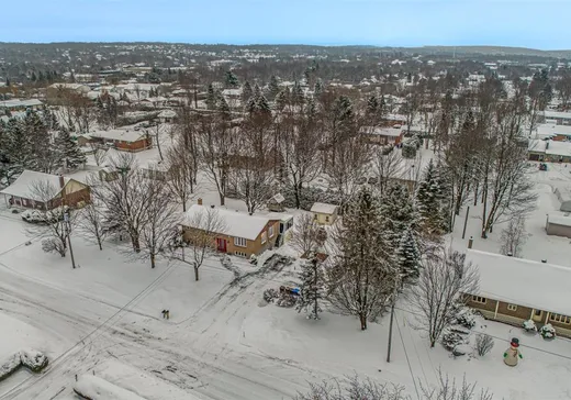 Maison à vendre - 53 Rue de Neufchâtel, Granby, J2H 2Z4