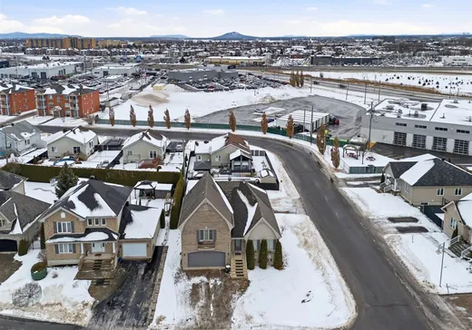 Maison à vendre - 85 Rue Pierre-Nolin, Saint-Jean-sur-Richelieu, J2W 3B4