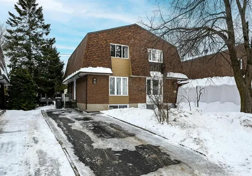 Maison à étages à vendre - 831 Rue Plessis, Laval (Duvernay), H7E4S8