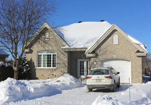 Bungalow à vendre - 147 Rue De Lourtel, Saint-Jean-sur-Richelieu, J2W3B8