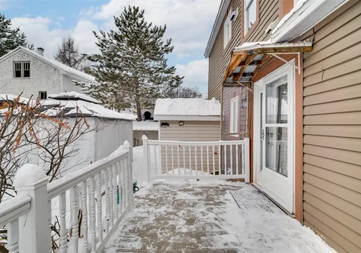 Maison à vendre - 699-699A Rue Commerciale N., Témiscouata-sur-le-Lac, G0L 1E0