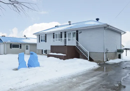 Maison à étages à vendre - 565 Route 132, Sainte-Barbe, J0S1P0