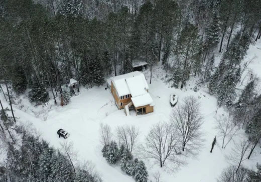 Maison à étages à vendre - 1972 Ch. du Lac-Cameron, St-Remi-D'Amherst, J0T2L0