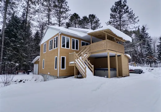 Maison à vendre - 1972 Ch. du Lac-Cameron, St-Remi-D'Amherst, J0T 2L0