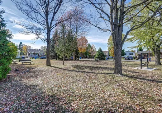 Maison à vendre - 374 Rue des Érables, Charlemagne, J5Z 4A5