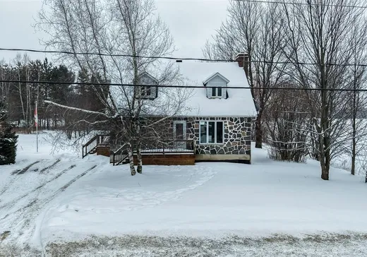 Un étage et demi à vendre - 685 Ch. de St-Hyacinthe, St-Germain-De-Grantham, J0C1J0