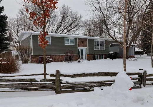 Bungalow for sale - 7 Rue Vaudreuil, Warwick, J0A1M0