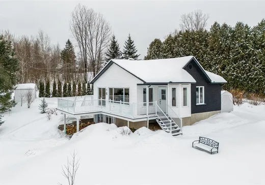 Bungalow à vendre - 4 Rue de Liège, Waterloo, J0E2N0