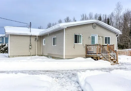 Maison à vendre - 3291 Ch. du Tour-du-Lac, Shawinigan, G0X 1L0