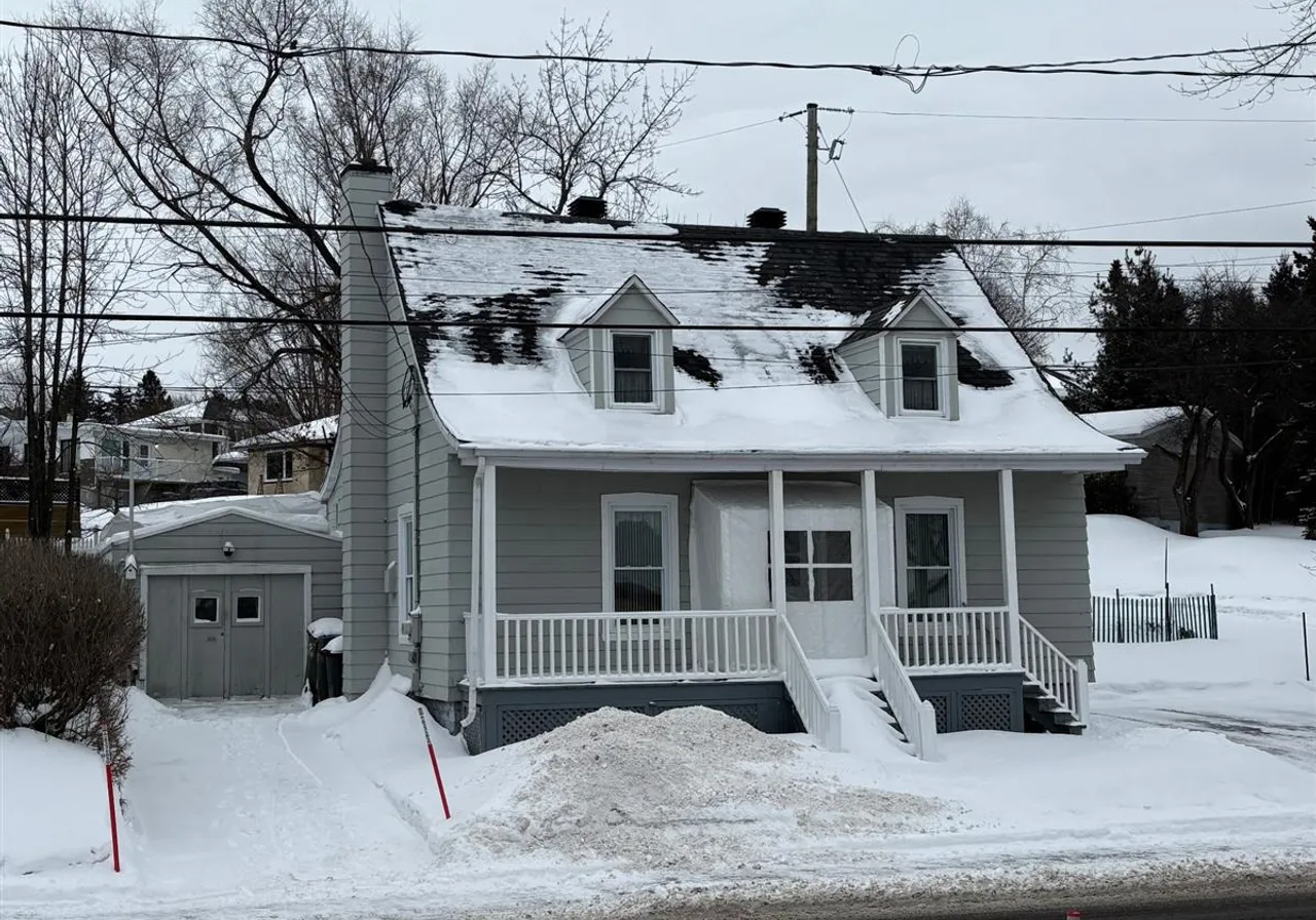 654 Rue St-Joseph — photo 1