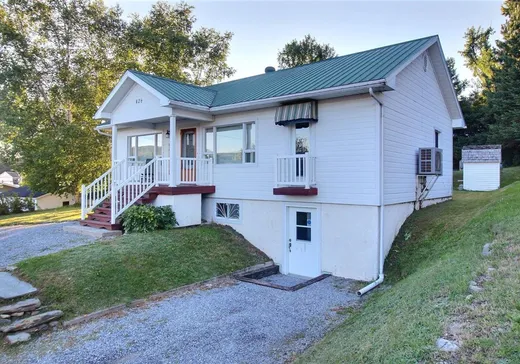 Maison à vendre - 426 4e Rue E., Dégelis, G5T 1X3