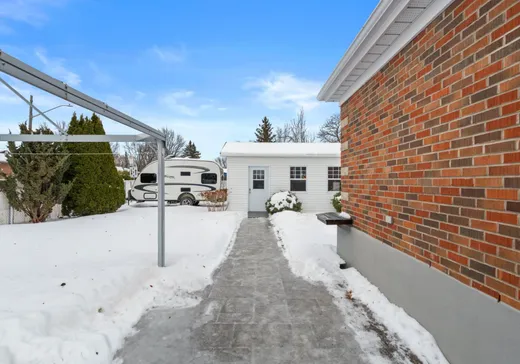 House for sale - 143 Rue André-Chénier, Laval (Sainte-Rose), H7L 2S4