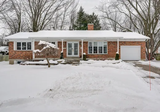 Maison à étages à vendre - 938 Place Constant, Sainte-Thérèse, J7E3P3