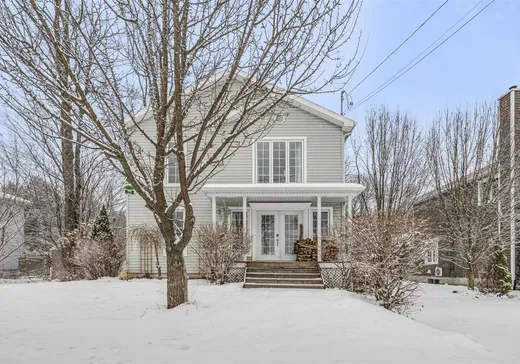 Maison à étages à vendre - 520 Rue du Rosier, Pont-Rouge, G3H0C9