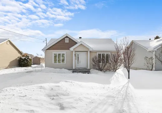 Maison à vendre - 9904 Boul. Ste-Anne, Sainte-Anne-de-Beaupré, G0A 3C0