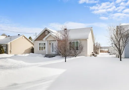 Maison à vendre - 9904 Boul. Ste-Anne, Sainte-Anne-de-Beaupré, G0A 3C0