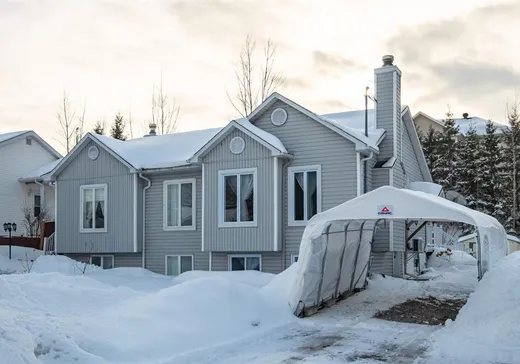 Bungalow à vendre - 26 Rue d'Anvers, Waterloo, J0E2N0