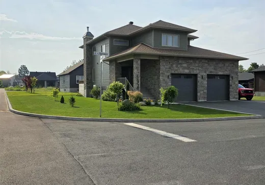 Maison à vendre - 1720 Rue Daragon, Acton Vale, J0H 1A0