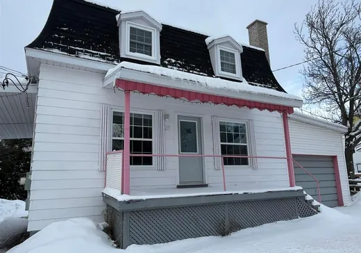 Maison à étages à vendre - 28 Ch. du Village, La Pocatière, G0R3W0