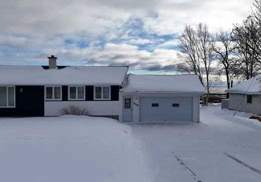 Maison à vendre - 4578 Rue des Pionniers, Port-Cartier, G0H 1R0