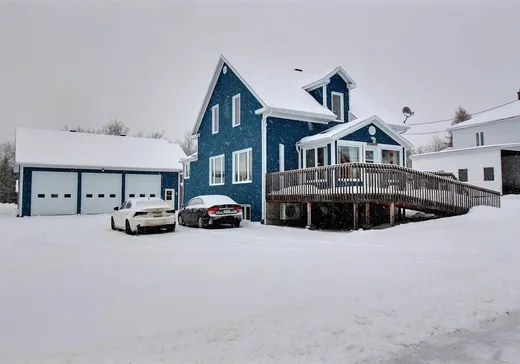 House for sale - 59 Rue Principale, Saint-Honoré-de-Témiscouata, G0L 3K0