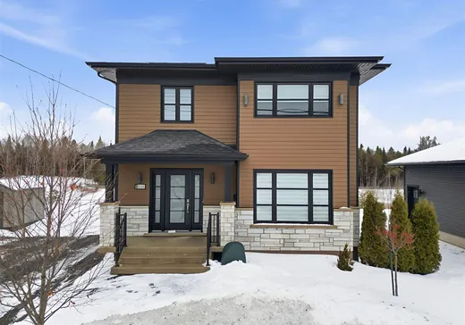 Maison à étages à vendre - 1909 165e Rue, Saint-Georges, G5Z2E6