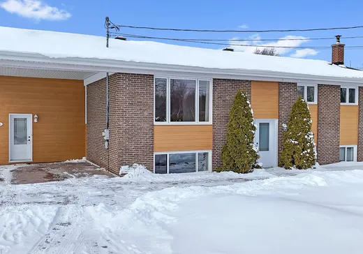 House for sale - 598 Rue Principale O., Saint-Anaclet, G0K 1H0