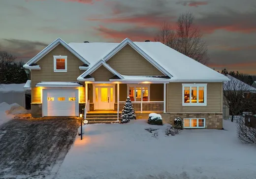 Bungalow à vendre - 3413Z Rue Générations, Rock Forest, J1N0P9