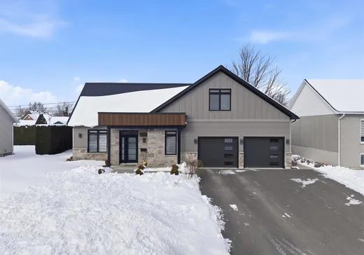 Un étage et demi à vendre - 5180 Rue Gaudet, Drummondville, J2E1L9