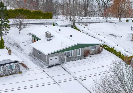 Bungalow à vendre - 208 Rue Principale, Lambton, G0M1H0